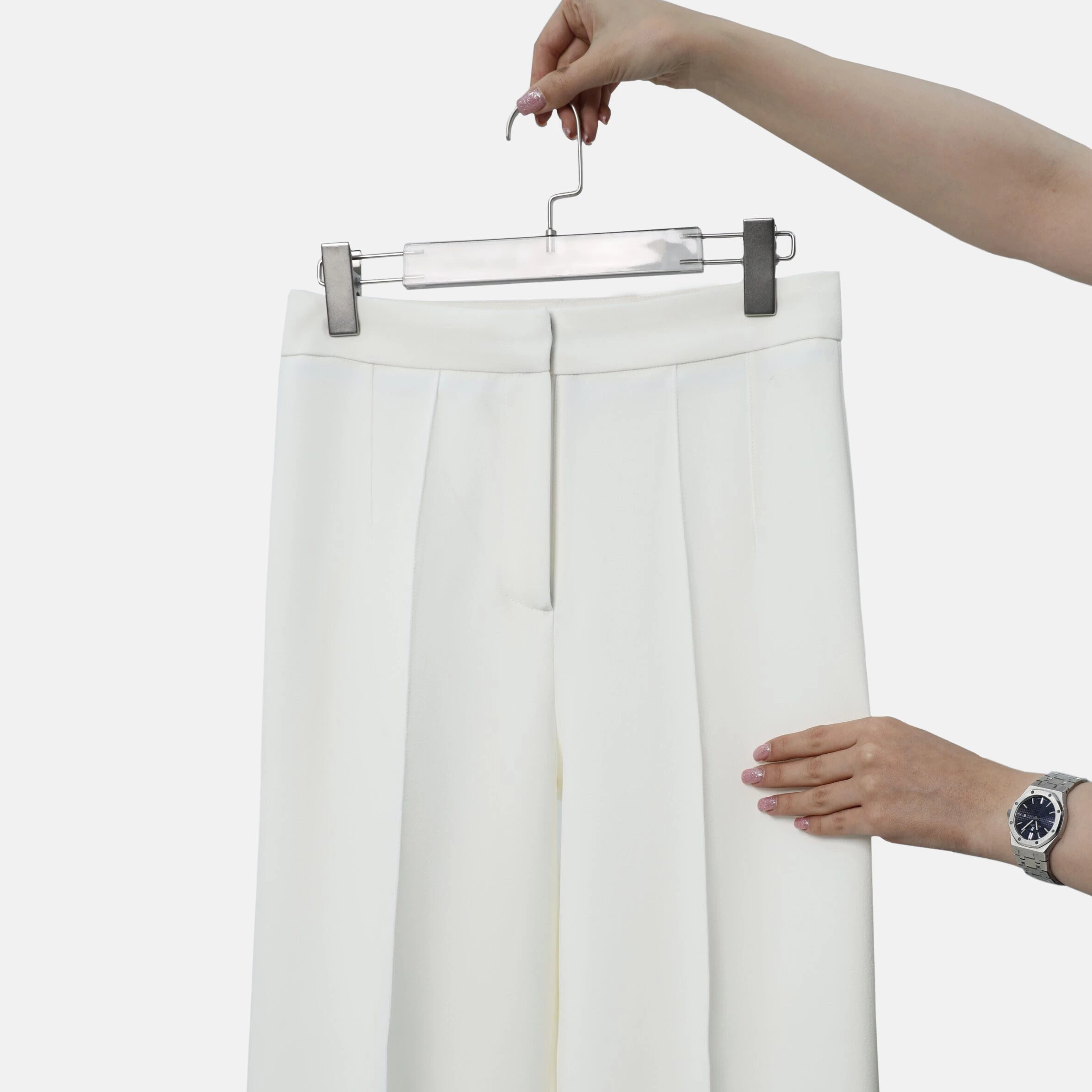 1.1 شلوار سفید دیتیل.webp